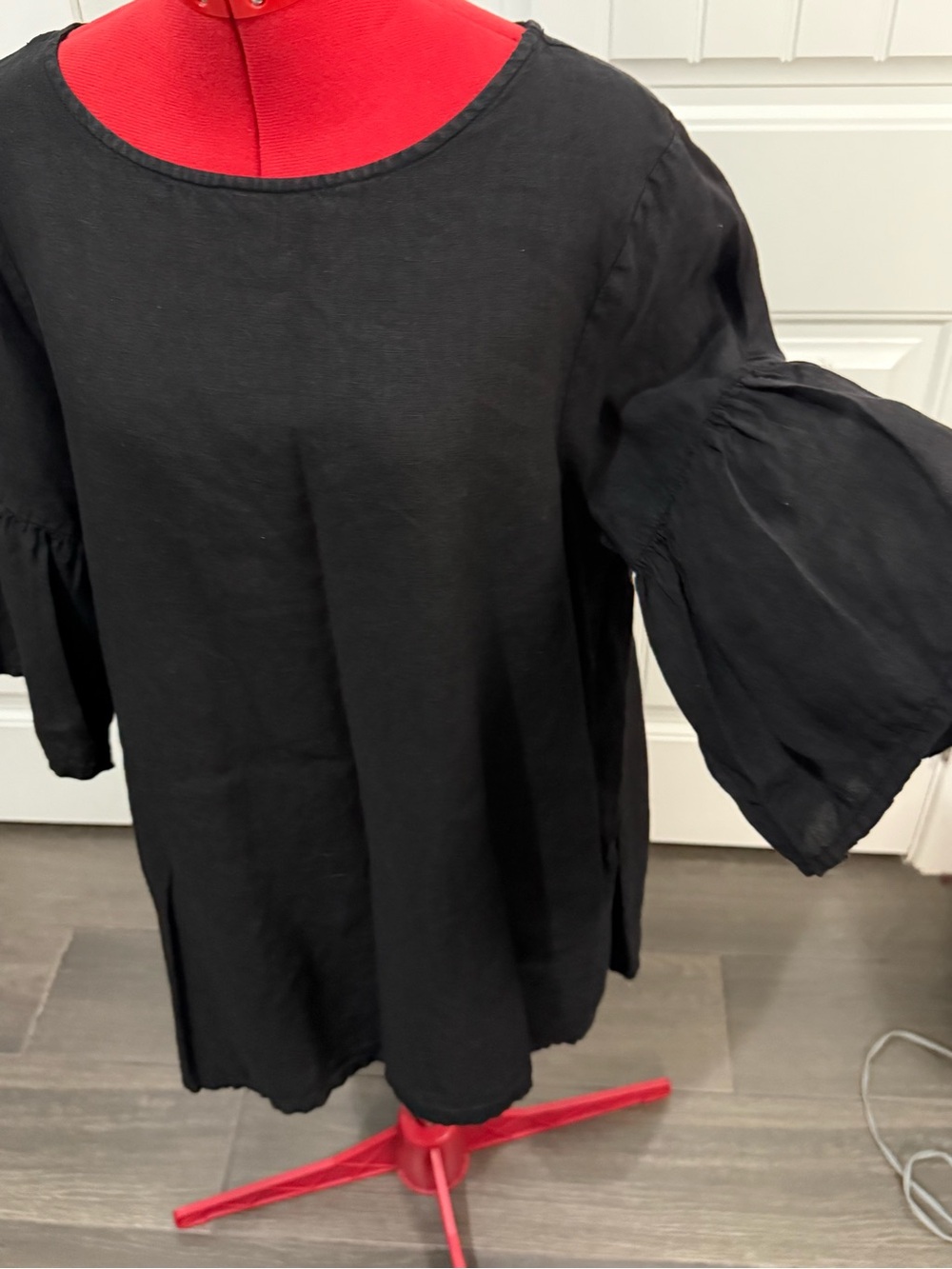 bryn Walker Black 100% Linen Bell-Sleeve Tunic size large made in USA - Picture 13 of 16
